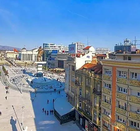 Square Скоп'є