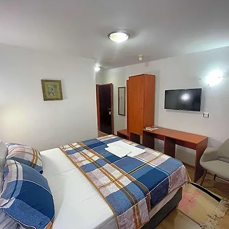 Square Otel Üsküp