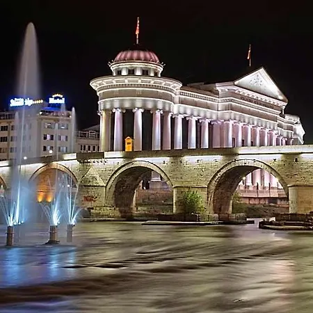 Otel Square 2*