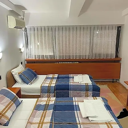 Square Otel Üsküp